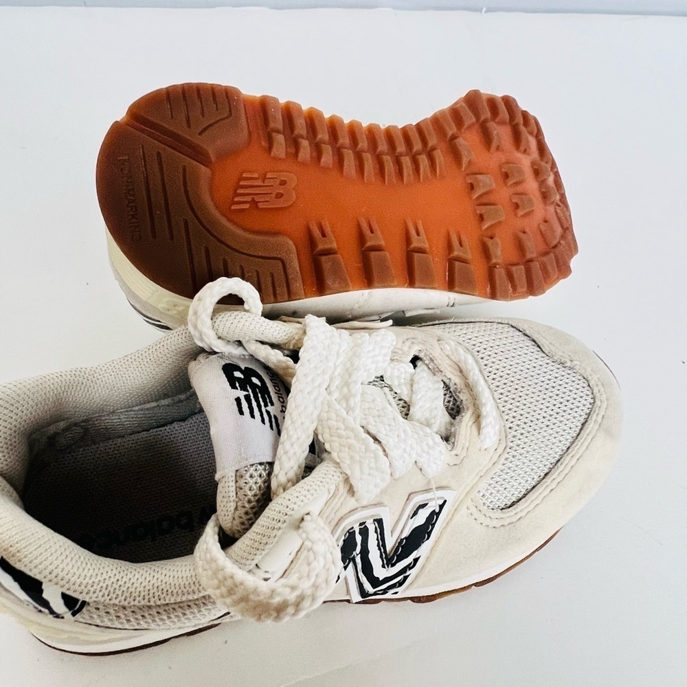 New Balance Girl's Kids 574 V1 70s Racing Lace-up Sneaker - Picture 8 of 8